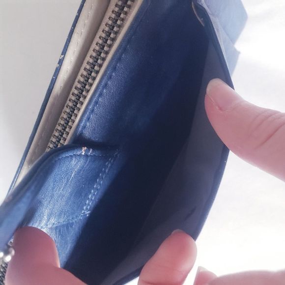 SQ Dona Smartphone Contenial Zip Wallet - Picture 3 of 13